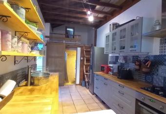 Calme en ville allows 18 year olds to book a room