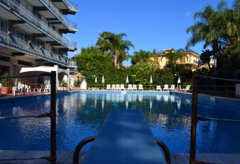 Wave Hotel has Balcony rooms