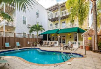 Curry House- 3rd Floor, King Bed, & Balcony Room 8 has Balcony rooms