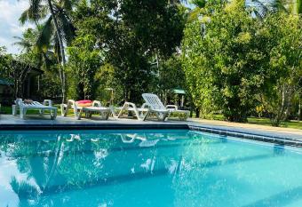 Villa Gaetano Unawatuna has Balcony rooms