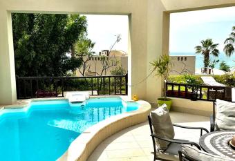 2-Bedroom Private Villa at Cove has Balcony rooms