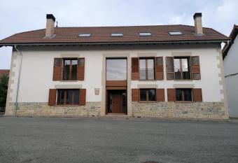Casa Patxikuzuria has Balcony rooms