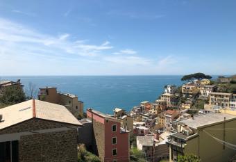 Harmony Affittacamere allows 18 year olds to book a room