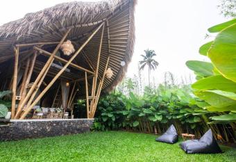 Balikayanas Bamboo House - Miggiell House has Balcony rooms