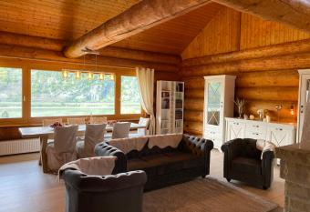 Traumhaftes Blockhaus am Rhein has Balcony rooms