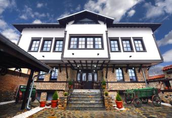Hotel Theatre has Balcony rooms