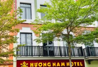 H    ng Nam Hotel allows 18 year olds to book a room