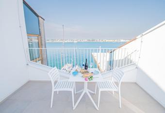 apartment seafront Umag center old town seaview 4 allows 18 year olds to book a room