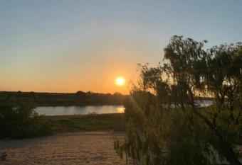 CostaMansa House, a orillas del Rio Paraguay allows 18 year olds to book a room