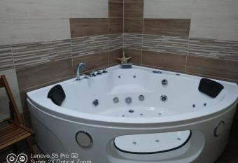 Apartm  n s v    ivkou a infrasaunou v Olomouci has Balcony rooms