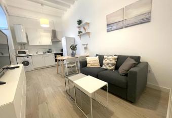 El Patio de Santa Mar  a has Balcony rooms