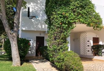 Beautiful Villa with terrace & garden has Balcony rooms