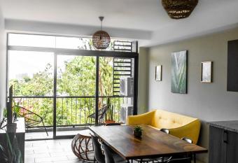 El Salvador Stays - Avitat Fit 42 has Balcony rooms