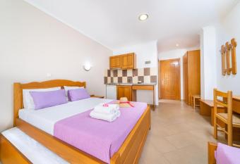 Aperito Studios has Balcony rooms