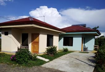 Cabinas El Pil  n R  o Celeste allows 18 year olds to book a room