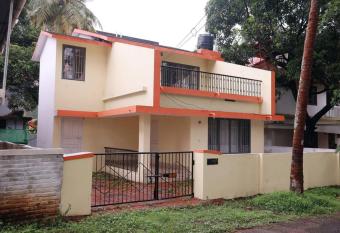 Toms Villa along National highway Thrissur at Nadathara has Balcony rooms