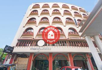 Townhouse OAK Hotel Pal Palace allows 18 year olds to book a room