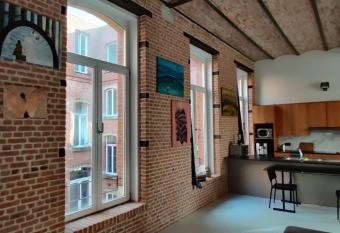 Crazy beautiful loft 4u-be in quiet area Antwerp allows 18 year olds to book a room