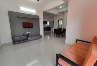 Meer Stay - Premium Service Apartments has Balcony rooms