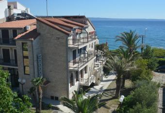 Guesthouse Kamen Ku  a has Smoking/Balcony rooms