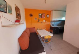 Kia Ora Apartment has Balcony rooms