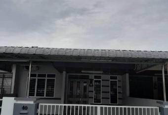 Goldenstay Homestay 40@Pasir Puteh allows 18 year olds to book a room