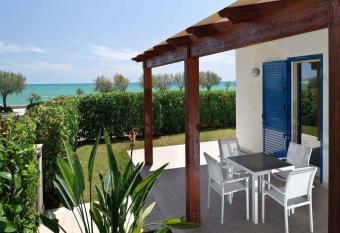 Dolce Mare has Balcony rooms