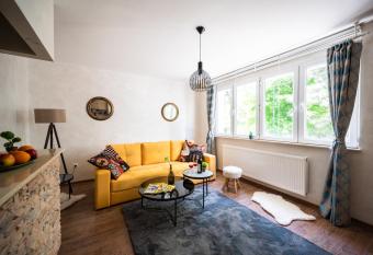 Design Studio Apartment near the Center allows 18 year olds to book a room