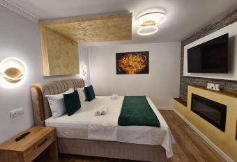 Bella Vista Bungalow has Balcony rooms