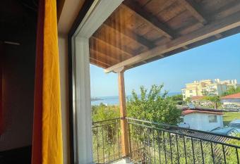 Studio 8 Arapya has Balcony rooms