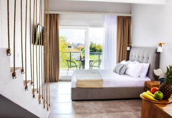 Sithon Diamond Suites has Balcony rooms