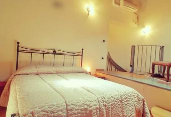 Spoleto CasAndrea allows 18 year olds to book a room