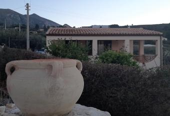 Villa Noemy allows 18 year olds to book a room