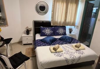                                           Pleasant and Quiet Vacation Unit allows 18 year olds to book a room