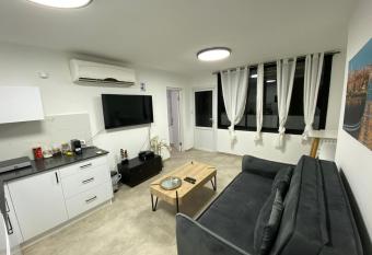 Reef Boutique has Balcony rooms