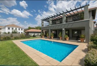 Fourways Luxe Suite has Balcony rooms