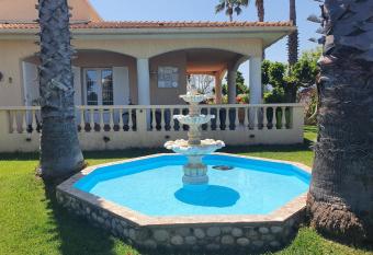 Villa les palmiers -Stretta di i mandarini has Balcony rooms