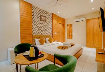 Hotel Ekana has Balcony rooms