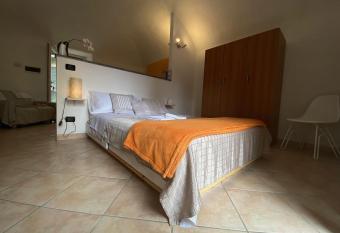 Appartamento per due allows 18 year olds to book a room
