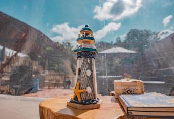 BubbleSky Glamping 15 min from Medellin allows 18 year olds to book a room