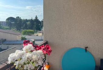 L Olivier allows 18 year olds to book a room