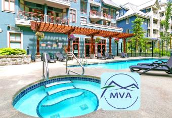 Alpenglow Lodge Studio with Pool Views by MVA has Balcony rooms