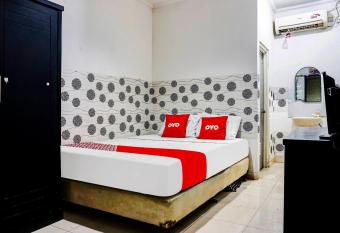 OYO 91257 Royani Residence allows 18 year olds to book a room