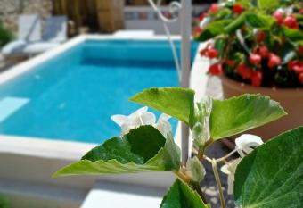 Chez les filles allows 18 year olds to book a room