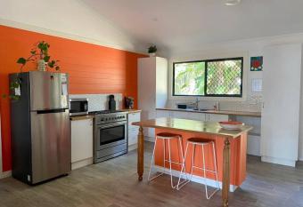 Cheerful 3 bedroom home in peaceful bush setting allows 18 year olds to book a room