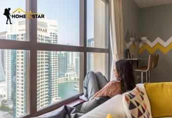HOMESTAR, Jumeirah Beach Hostel - JBR - Pool, Beach, Metro allows 18 year olds to book a room