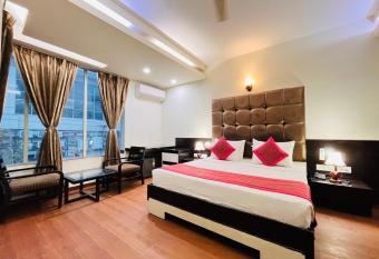 Hotel Anand Retreat Ghaziabad- Couple Friendly has Smoking/Balcony rooms
