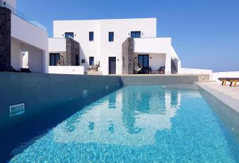 myLithos Suites has Balcony rooms