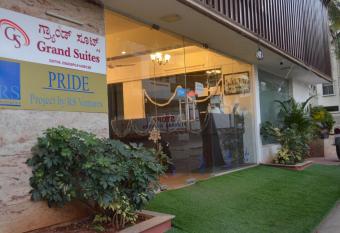 Grand Suites Yelahanka has Balcony rooms