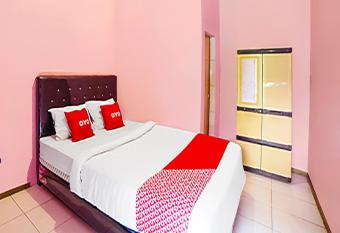 OYO 91234 Aladinmar 2 allows 18 year olds to book a room